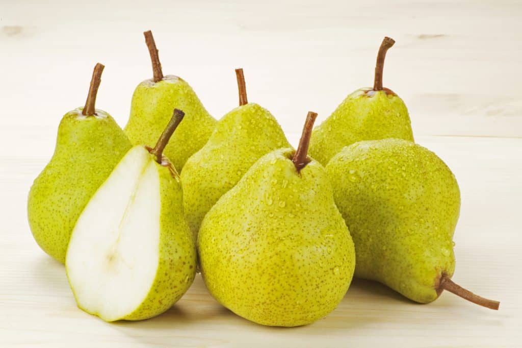 fresh raw green pears