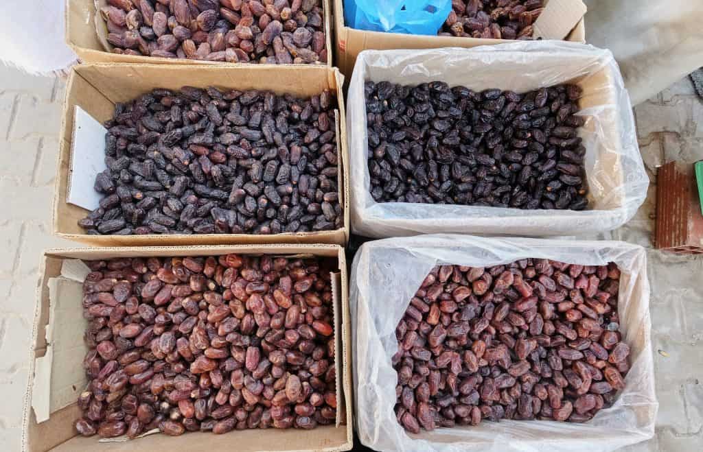 different types of dates sold in the market